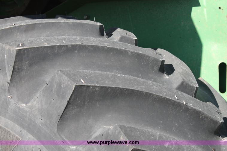 image for item L4424 1997 John Deere 9600 combine