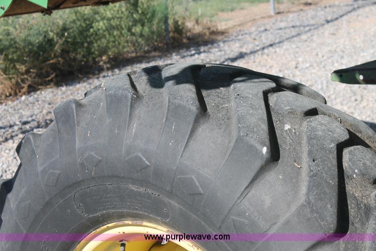 image for item L4424 1997 John Deere 9600 combine