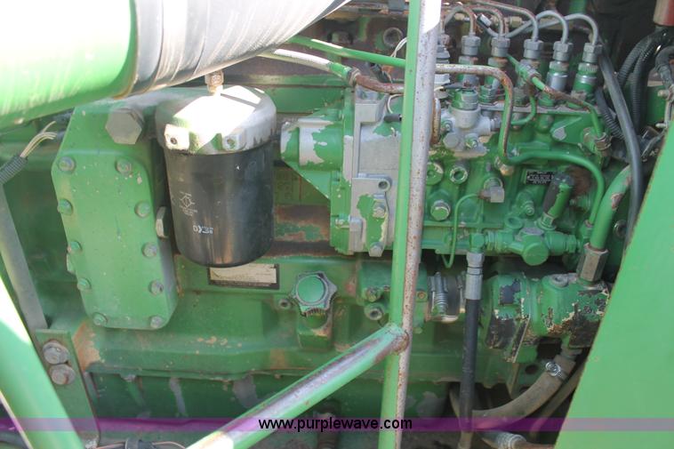 image for item L4424 1997 John Deere 9600 combine