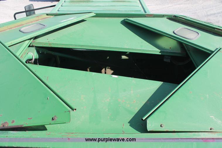 image for item L4424 1997 John Deere 9600 combine