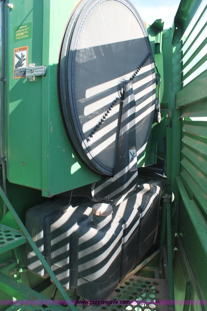 image for item L4424 1997 John Deere 9600 combine