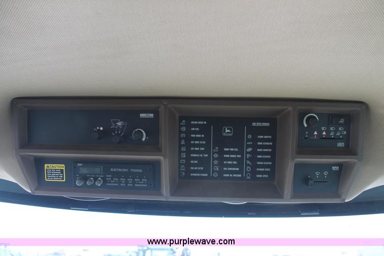 image for item L4424 1997 John Deere 9600 combine