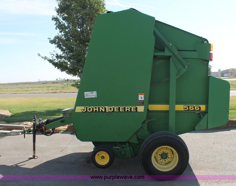 image for item L4426 1999 John Deere 566 round baler