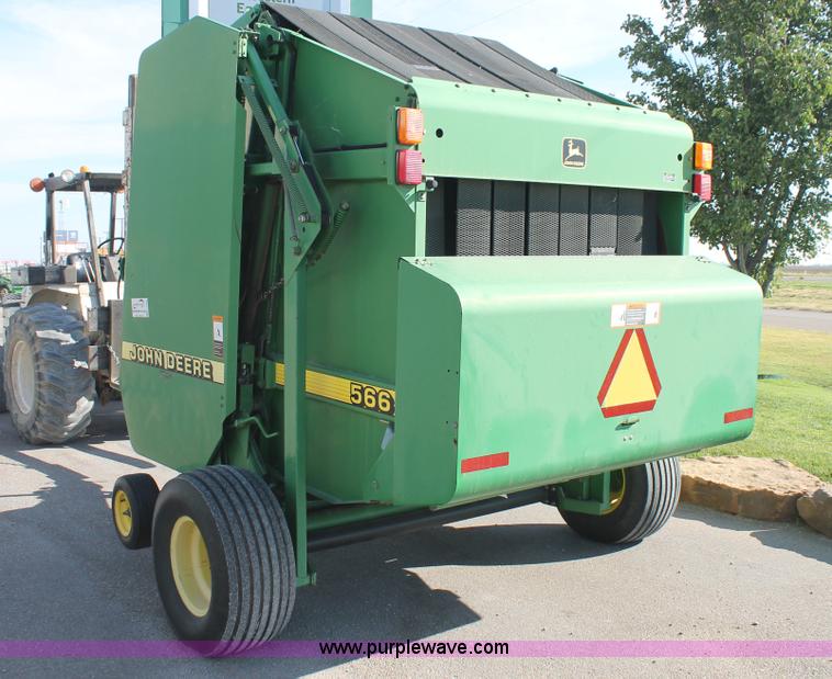 image for item L4426 1999 John Deere 566 round baler