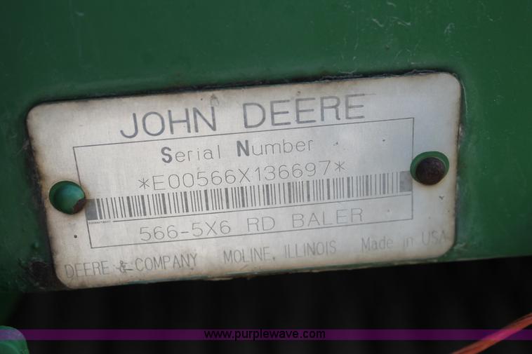 image for item L4426 1999 John Deere 566 round baler