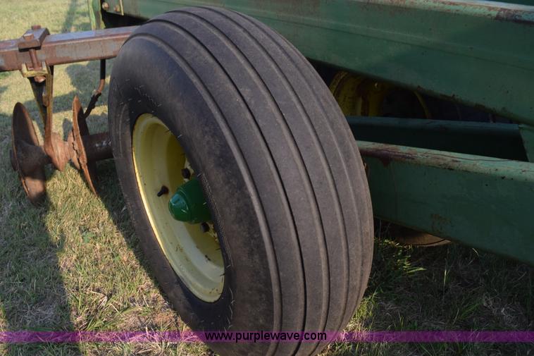 image for item L5815 John Deere 331 disk