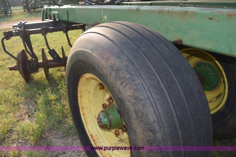 image for item L5815 John Deere 331 disk