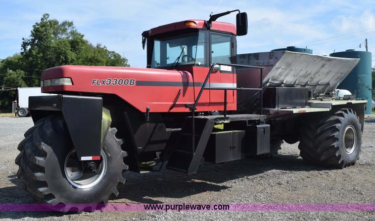 image for item L5847 2002 Case IH Titan FLX3300B self-propelled dry spreader applicator