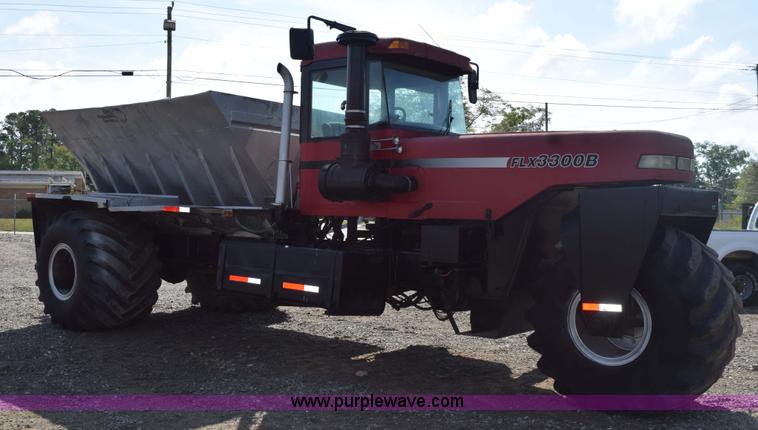 image for item L5847 2002 Case IH Titan FLX3300B self-propelled dry spreader applicator