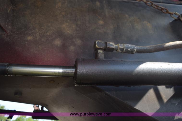 image for item L5847 2002 Case IH Titan FLX3300B self-propelled dry spreader applicator