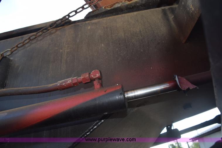 image for item L5847 2002 Case IH Titan FLX3300B self-propelled dry spreader applicator