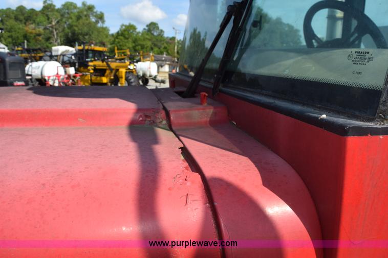 image for item L5847 2002 Case IH Titan FLX3300B self-propelled dry spreader applicator