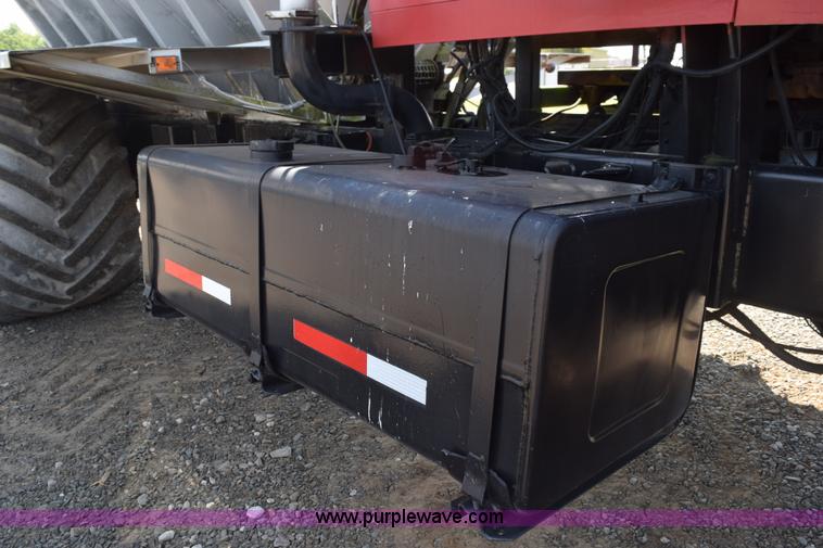 image for item L5847 2002 Case IH Titan FLX3300B self-propelled dry spreader applicator