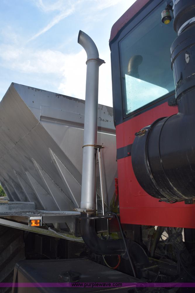 image for item L5847 2002 Case IH Titan FLX3300B self-propelled dry spreader applicator