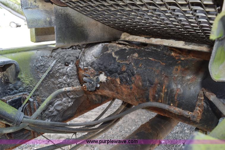 image for item L5847 2002 Case IH Titan FLX3300B self-propelled dry spreader applicator