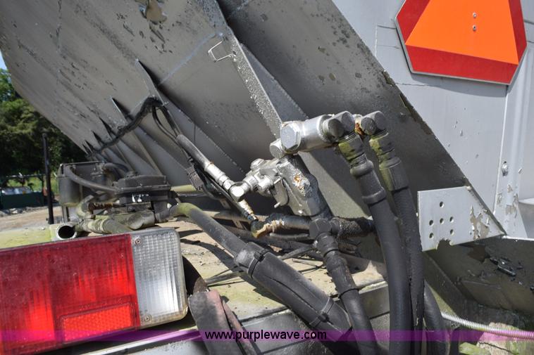 image for item L5847 2002 Case IH Titan FLX3300B self-propelled dry spreader applicator