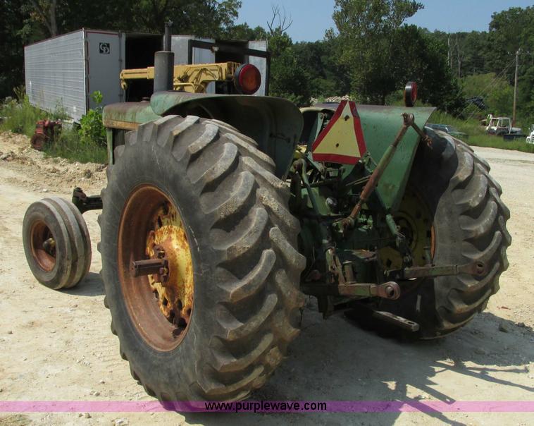 image for item R9431 John Deere 2030D tractor