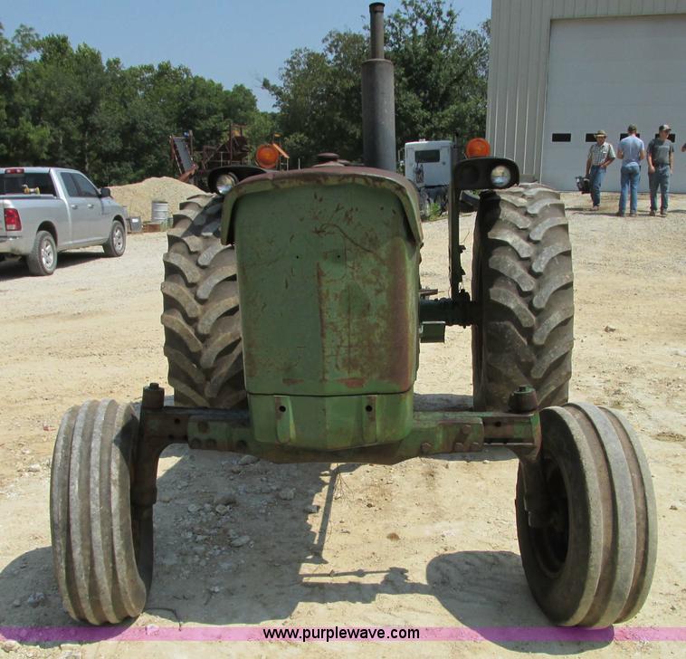 image for item R9431 John Deere 2030D tractor
