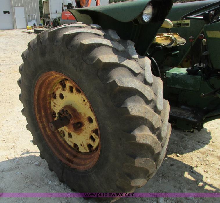 image for item R9431 John Deere 2030D tractor