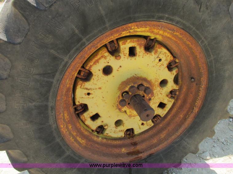 image for item R9431 John Deere 2030D tractor