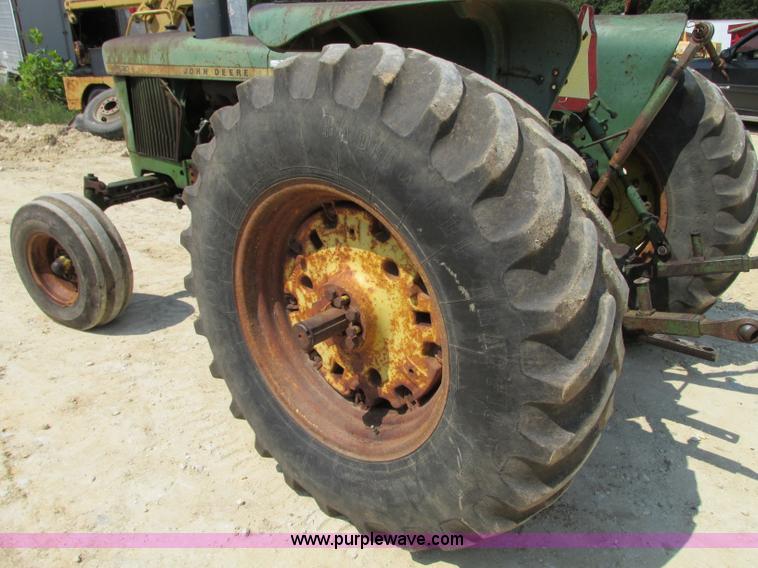 image for item R9431 John Deere 2030D tractor