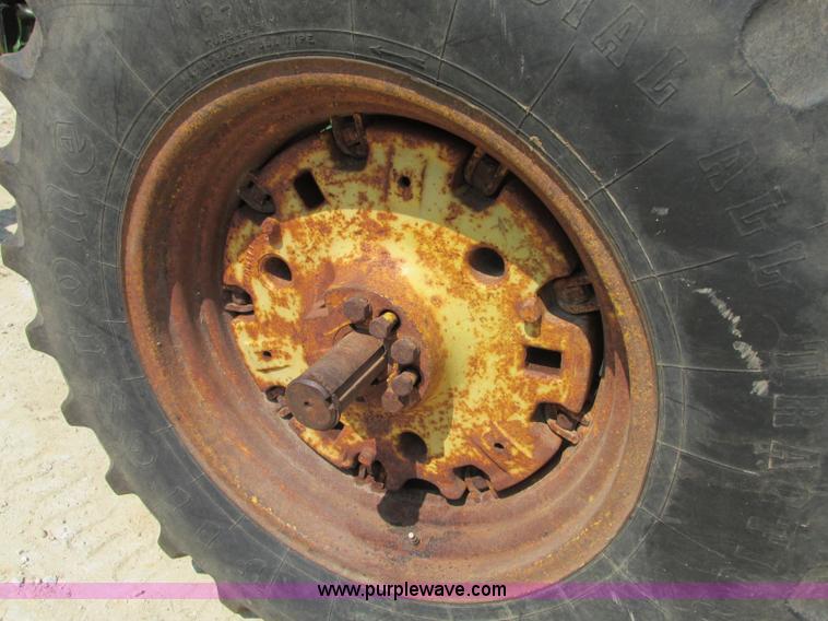 image for item R9431 John Deere 2030D tractor