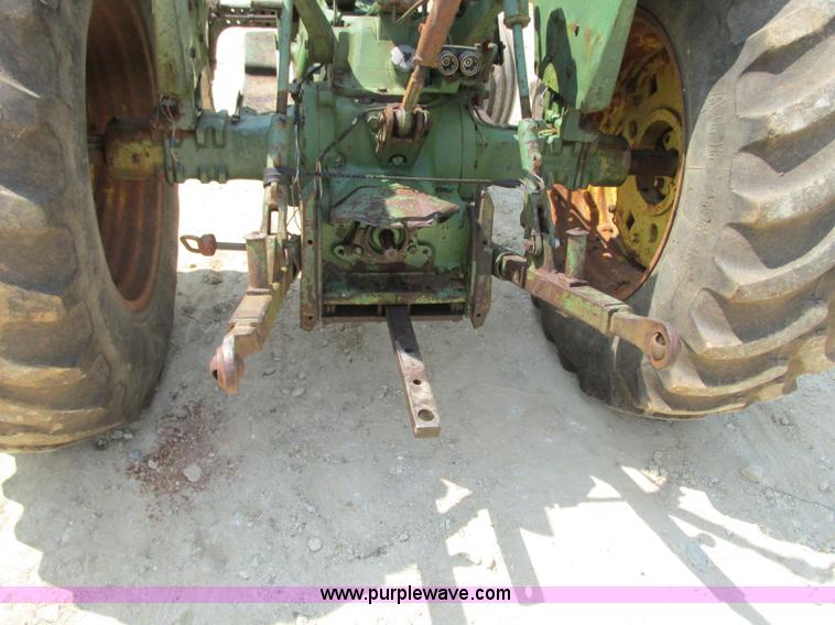 image for item R9431 John Deere 2030D tractor