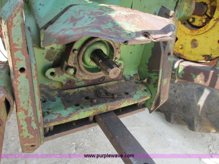 image for item R9431 John Deere 2030D tractor