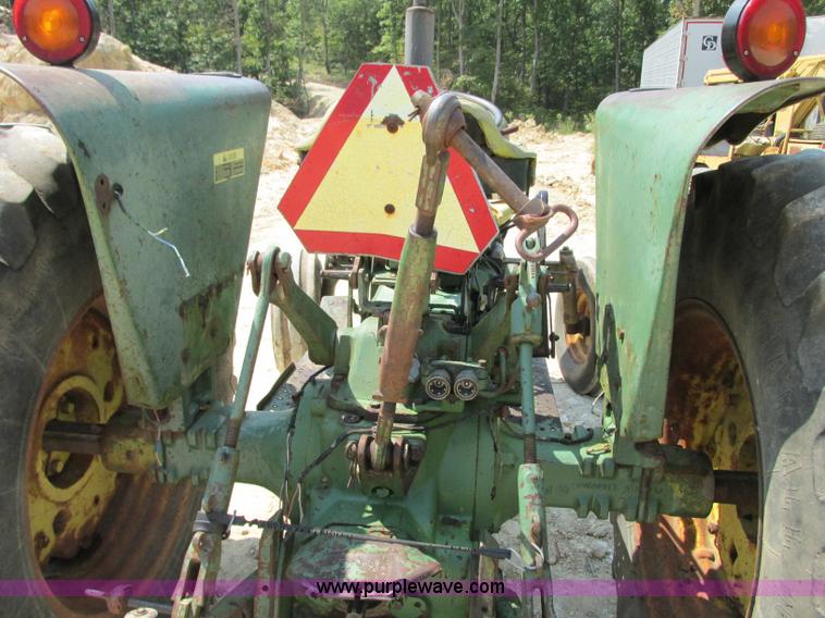 image for item R9431 John Deere 2030D tractor