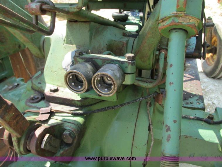 image for item R9431 John Deere 2030D tractor