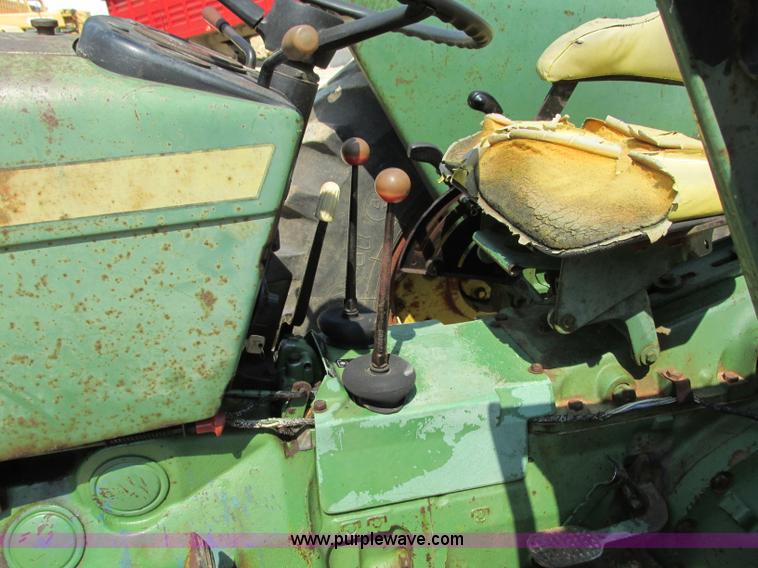 image for item R9431 John Deere 2030D tractor