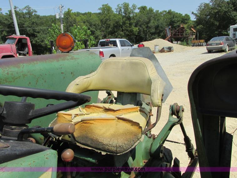 image for item R9431 John Deere 2030D tractor