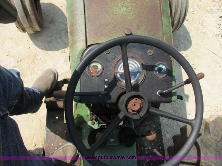 image for item R9431 John Deere 2030D tractor