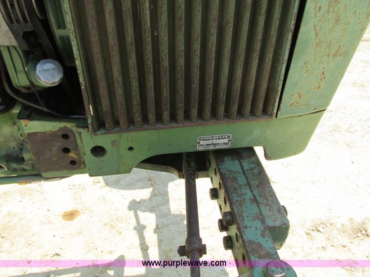 image for item R9431 John Deere 2030D tractor