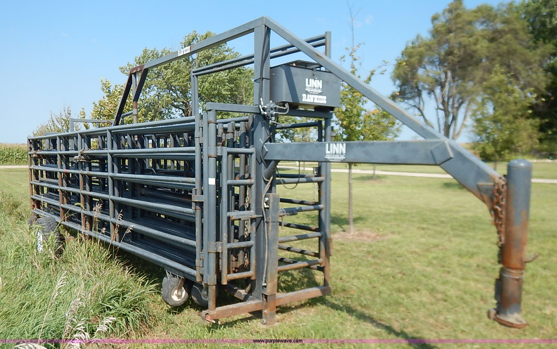 Linn Rawhide gooseneck portable corral in Linn, KS Item J6473 sold