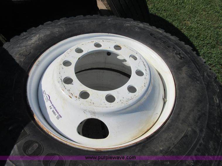 image for item AZ9001 (4) 11R22.5 tires
