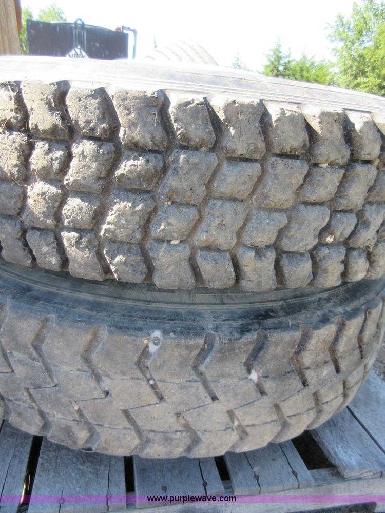 image for item AZ9001 (4) 11R22.5 tires