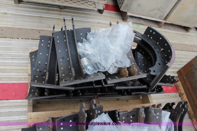 image for item BB9342 (51) Meritor 8 5/8 mountain brakes