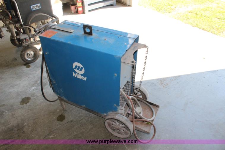 image for item BB9352 Miller Miller Matic 200 wire welder