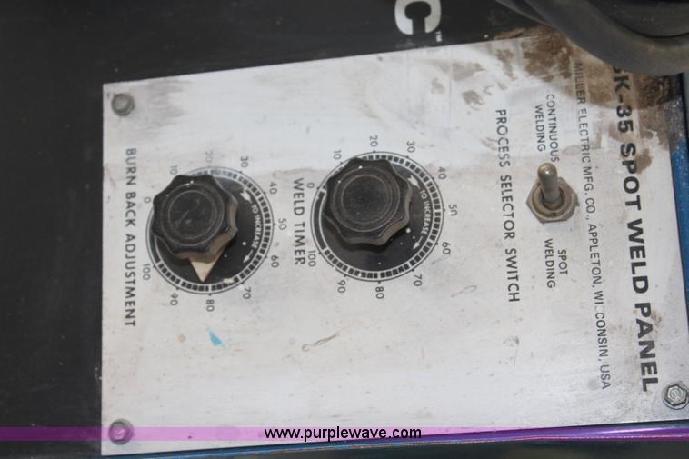 image for item BB9352 Miller Miller Matic 200 wire welder