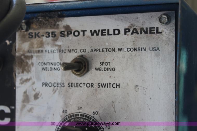 image for item BB9352 Miller Miller Matic 200 wire welder