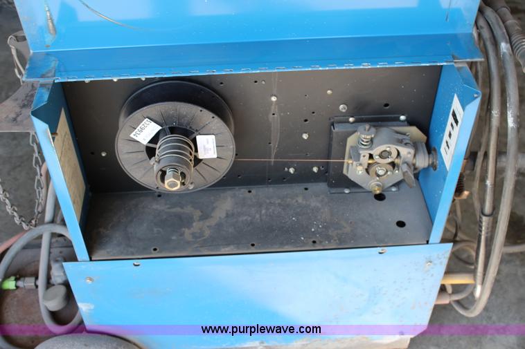 image for item BB9352 Miller Miller Matic 200 wire welder