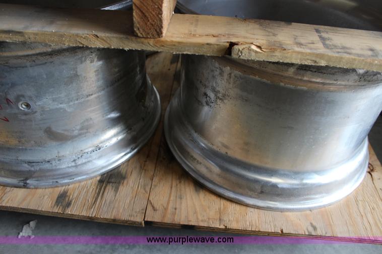 image for item BB9418 (4) aluminum 22.5 x 14.00 wheels