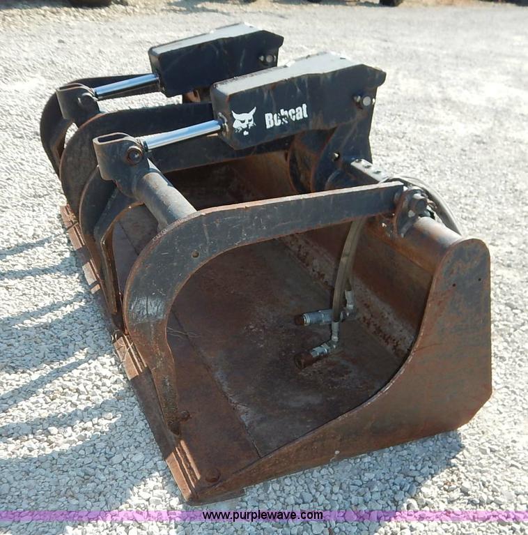 image for item BH9990 Bobcat grapple bucket