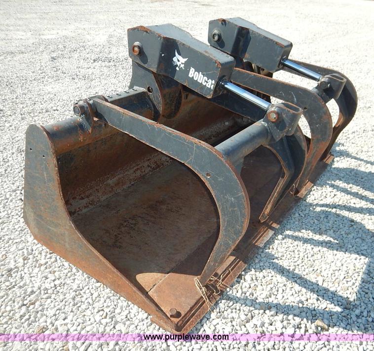 image for item BH9990 Bobcat grapple bucket