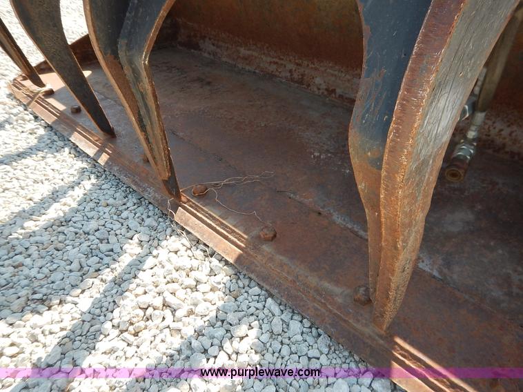 image for item BH9990 Bobcat grapple bucket