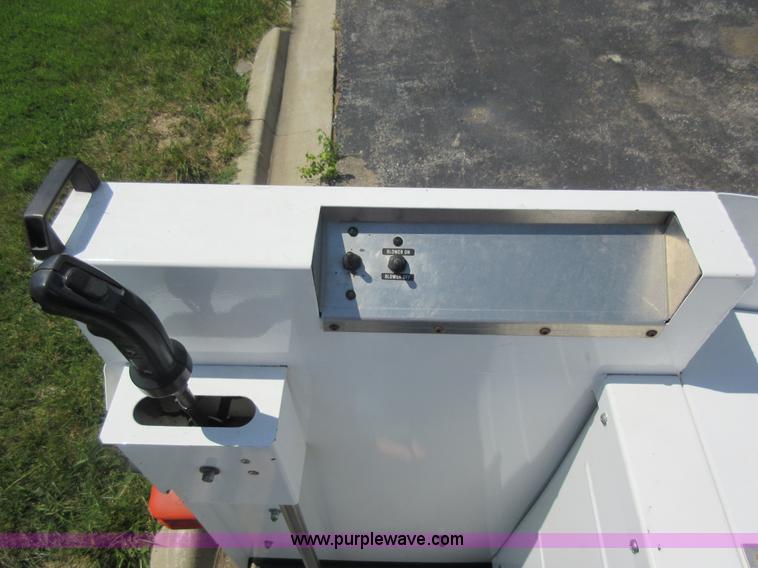 image for item BR9981 2010 Lift and Lock Master vehicle mover