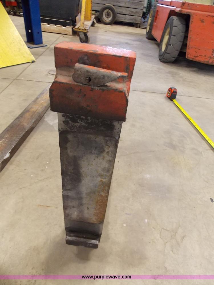 image for item BT9204 Forklift forks