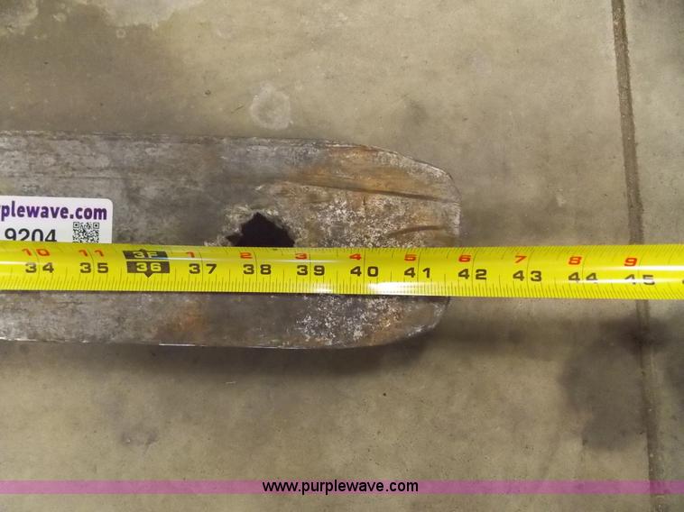 image for item BT9204 Forklift forks