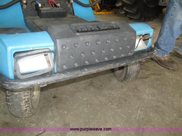 image for item H1206 2006 Dixon lawn mower